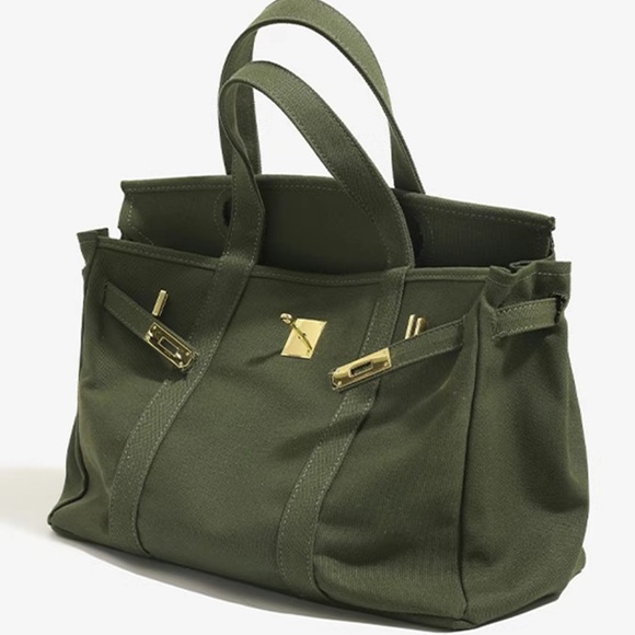 Vintage Stylish and Spacious Boatkin Bag in Green with Gold Buckle - Picture 2 of 6